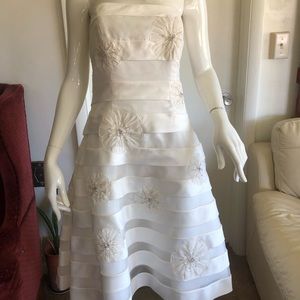 Beautiful Dress by David's Bridal size 14.